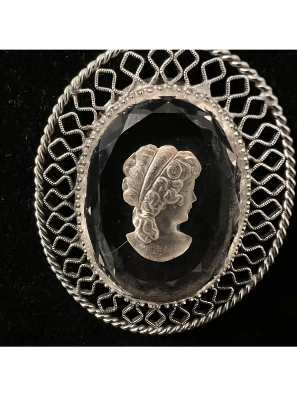 VTG Whiting & Davis Frosted Glass Intaglio Portrait Cameo Pendant Chain Necklace